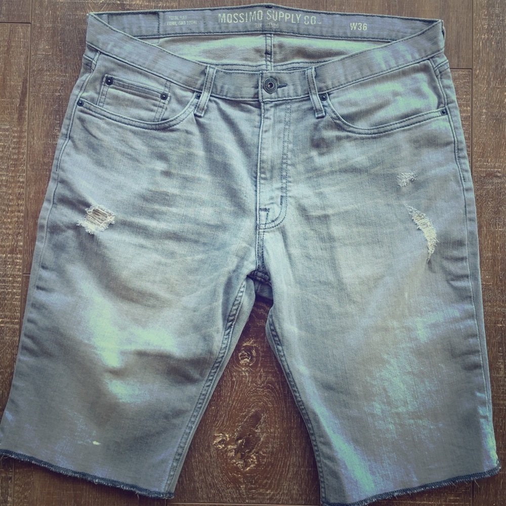 Distressed jeans with stretch